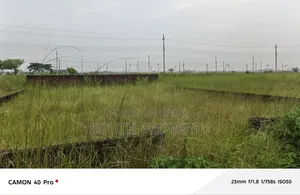 বসুন্ধরা এন ব্লকে, ৫ কাঠা জমি বিক্রয় হবে।