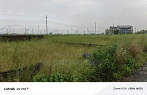বসুন্ধরা এন ব্লকে, ৫ কাঠা জমি বিক্রয় হবে।