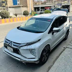 Mitsubishi Xpander 2021 White