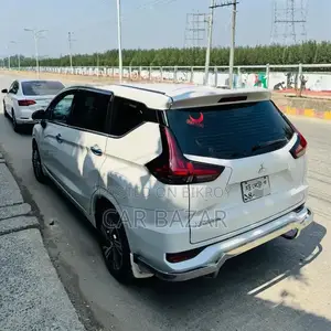 Mitsubishi Xpander 2021 White