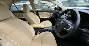 Toyota Premio 2021 Silver