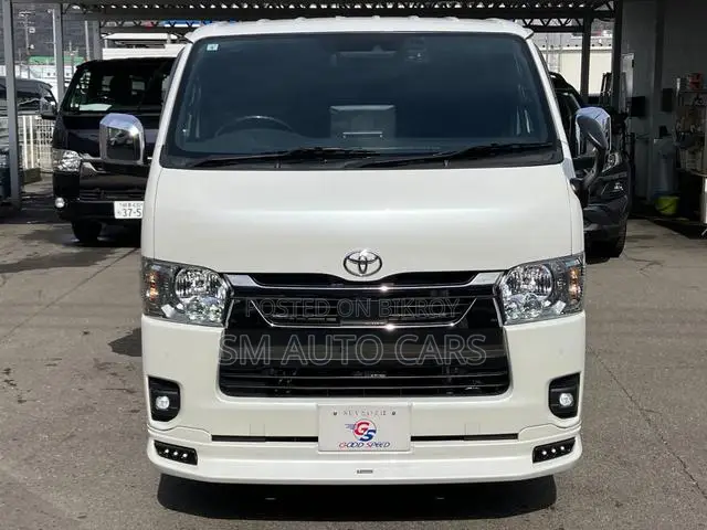 Toyota HiAce 2022 Pearl