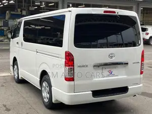 Toyota HiAce 2022 Pearl