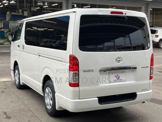 Toyota HiAce 2022 Pearl