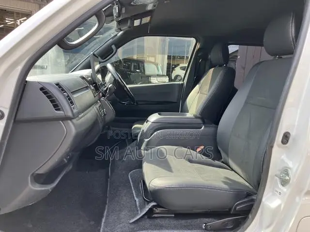 Toyota HiAce 2022 Pearl