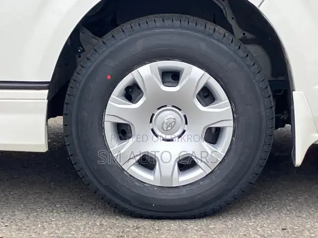 Toyota HiAce 2022 Pearl