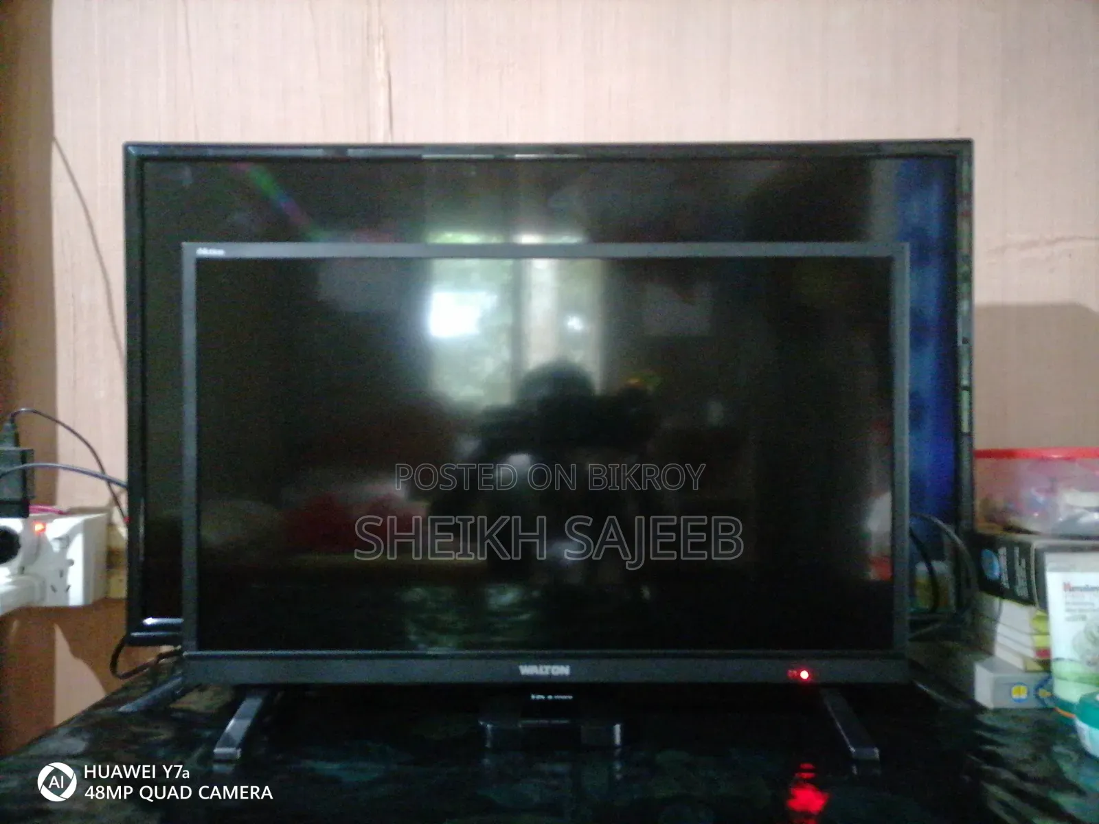 Walton 24" TV