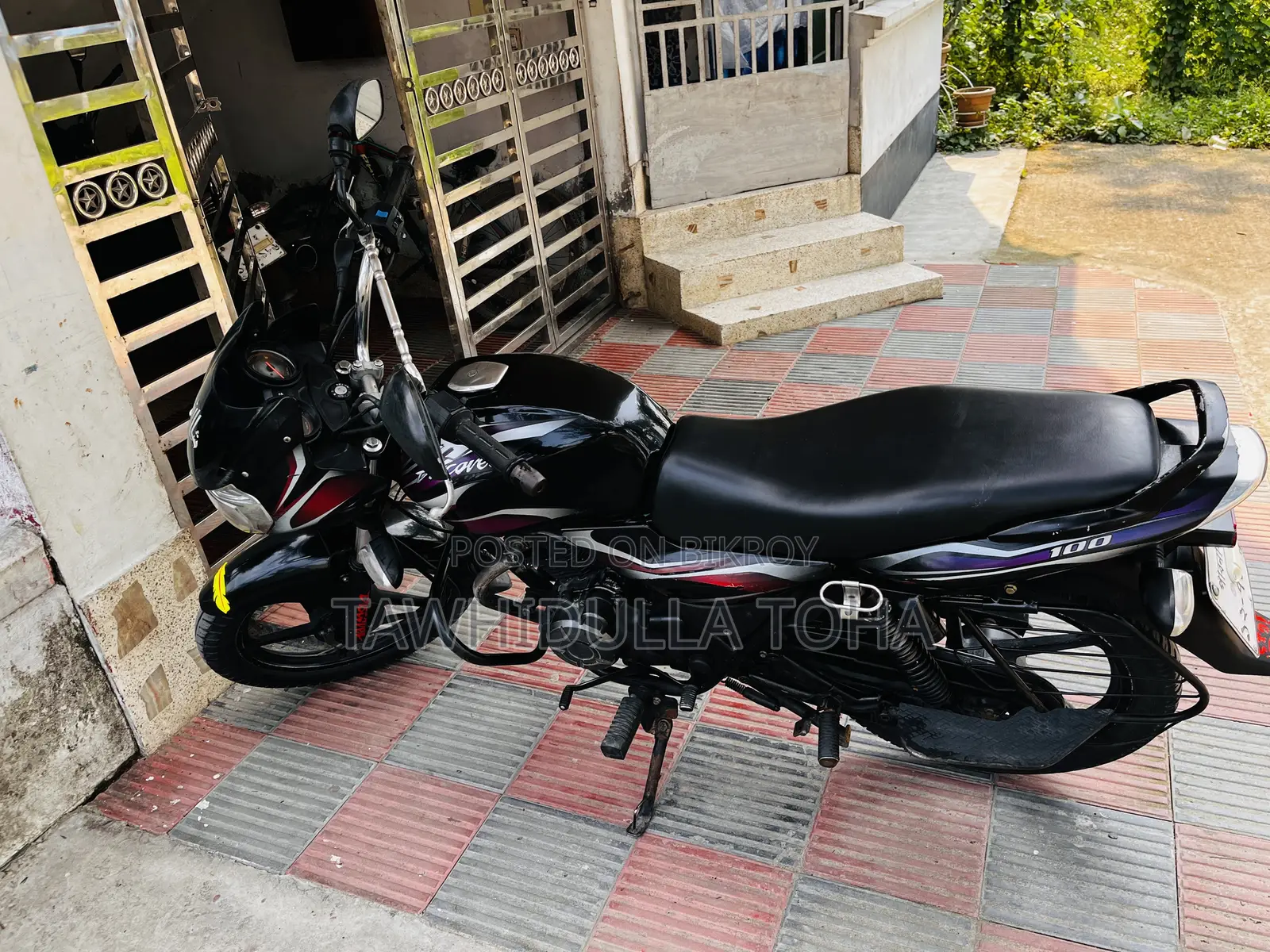 Bajaj Discover 100 2012 Black