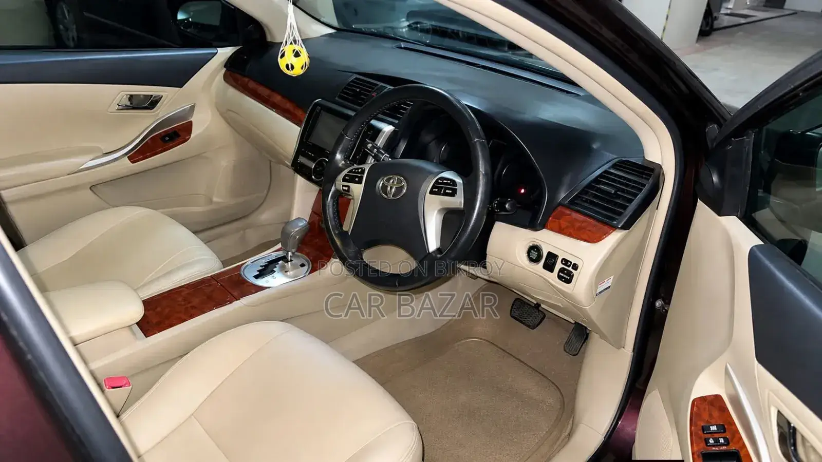 Toyota Premio 1.5 Front-Wheel Drive 2016 Maroon