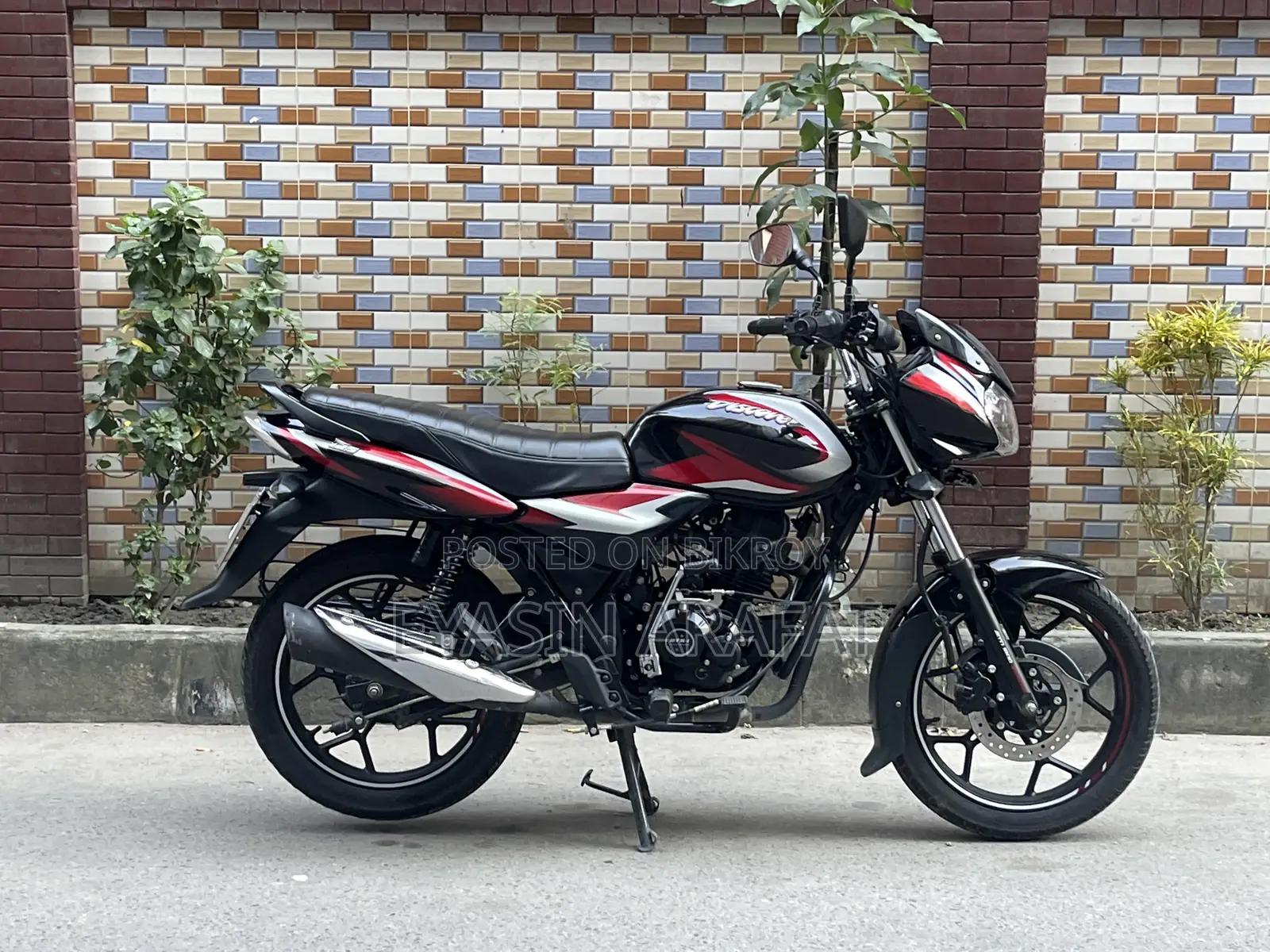 Bajaj Discover 125 2023 Black