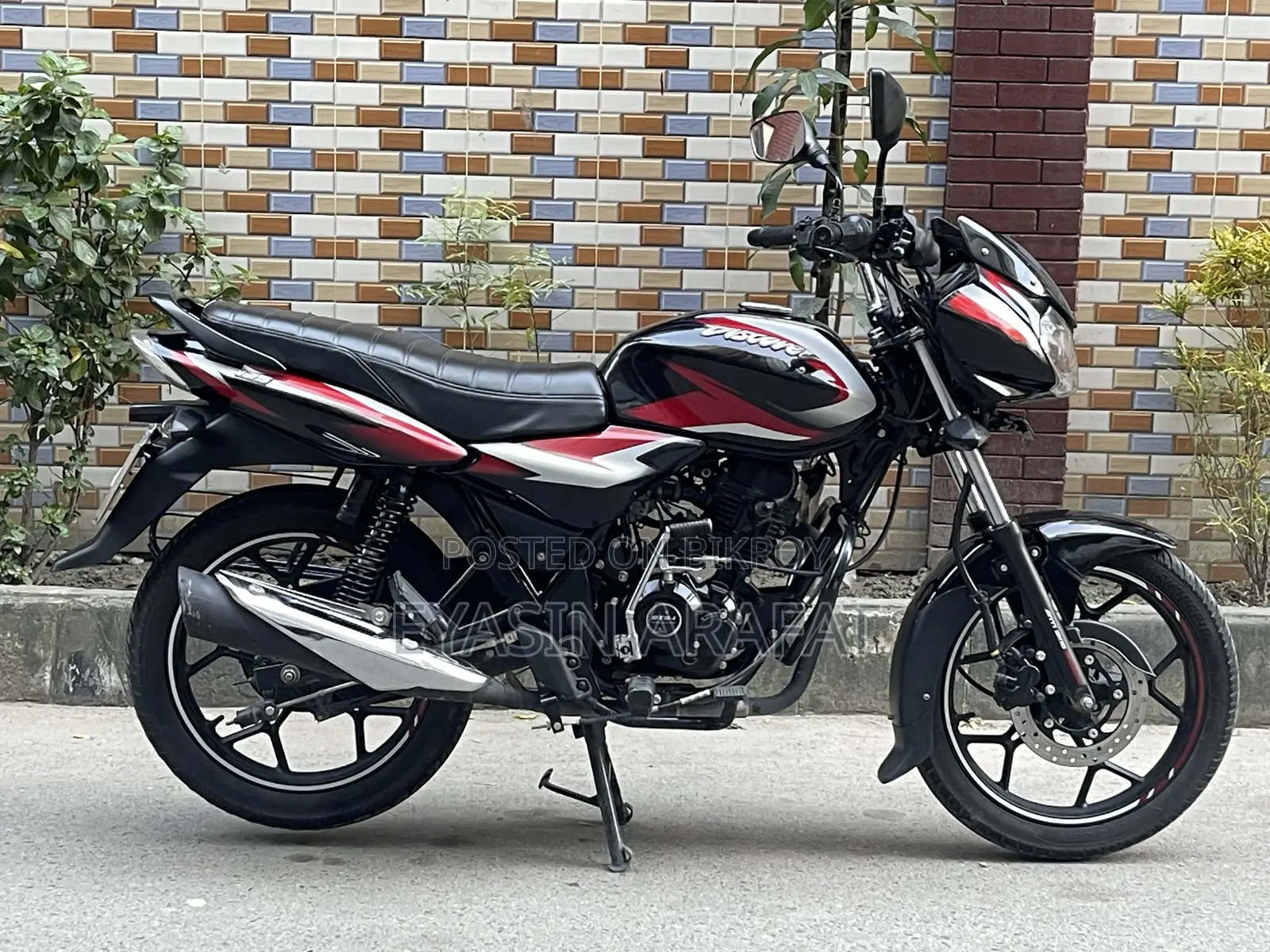 Bajaj Discover 125 2023 Black