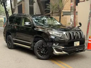 Toyota Land Cruiser Prado 2.7 2017 Black