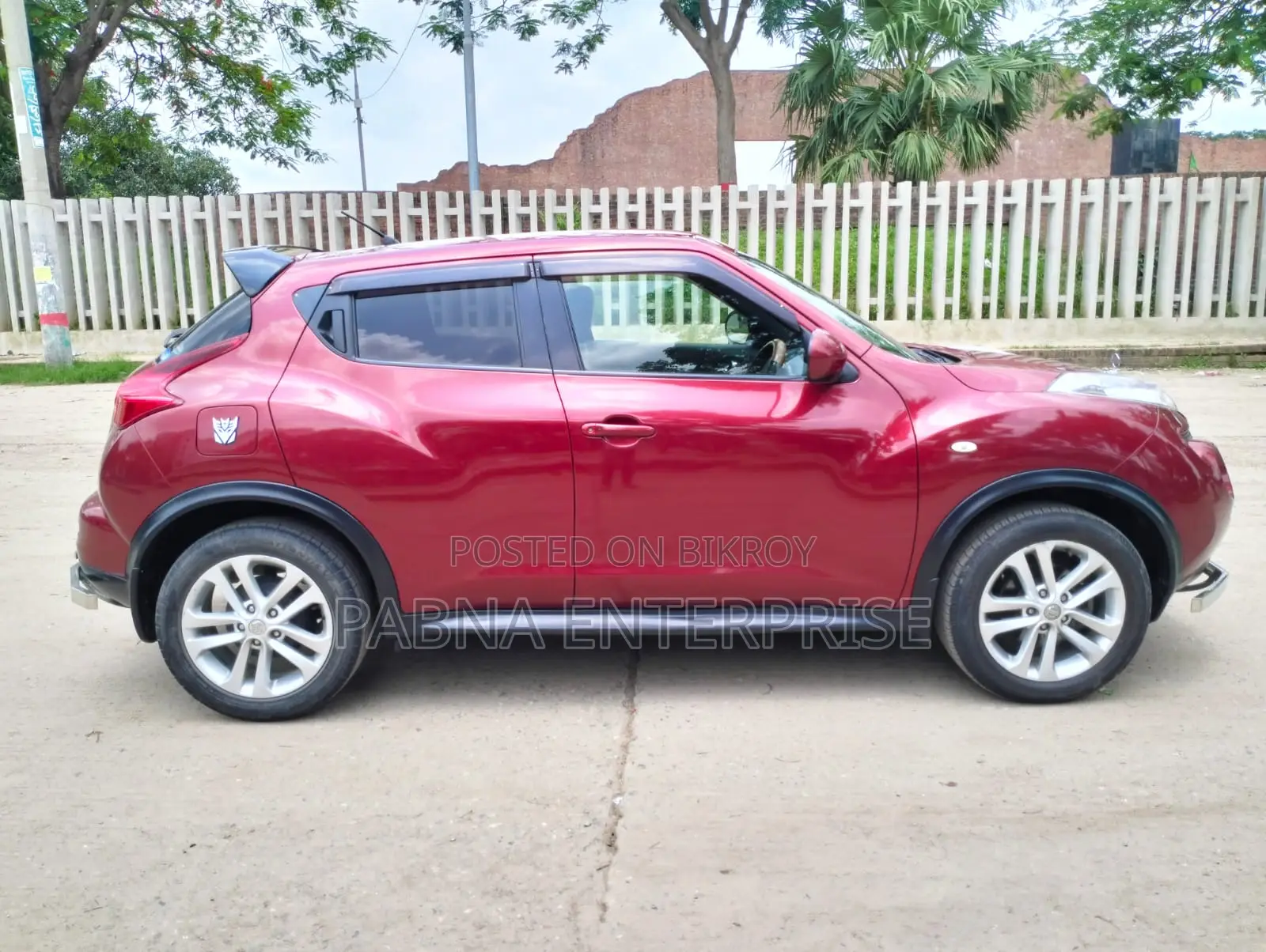 Nissan Juke 2011 Red