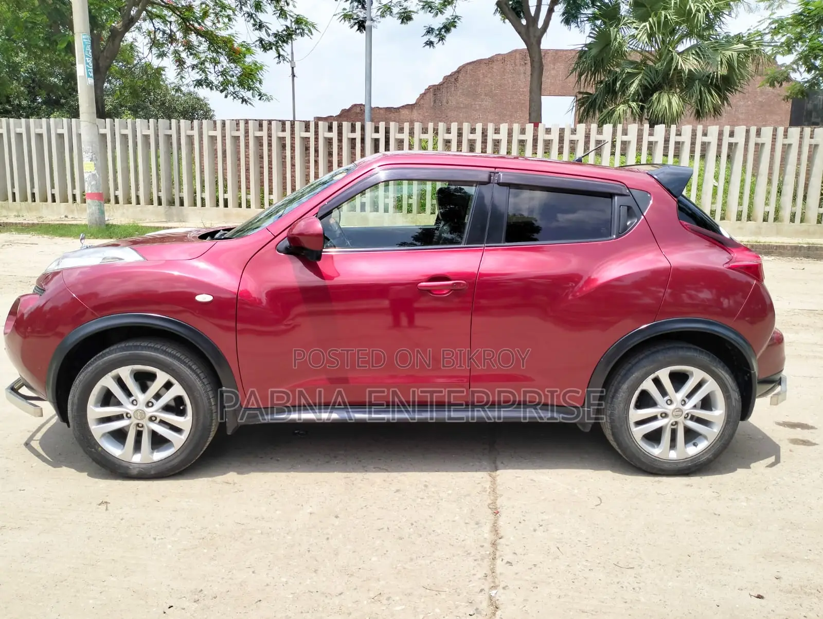 Nissan Juke 2011 Red