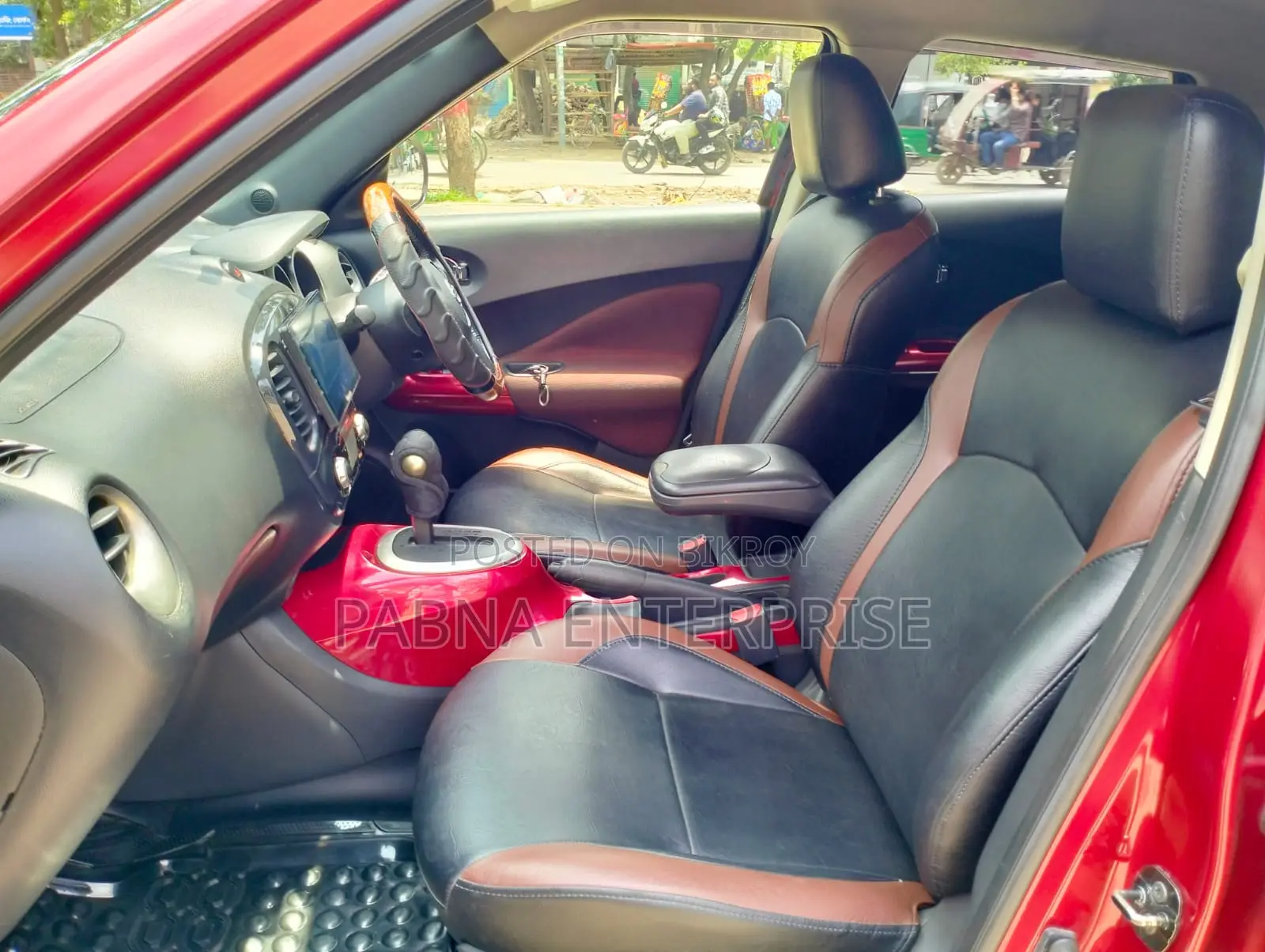 Nissan Juke 2011 Red