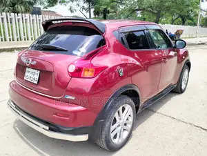 Nissan Juke 2011 Red