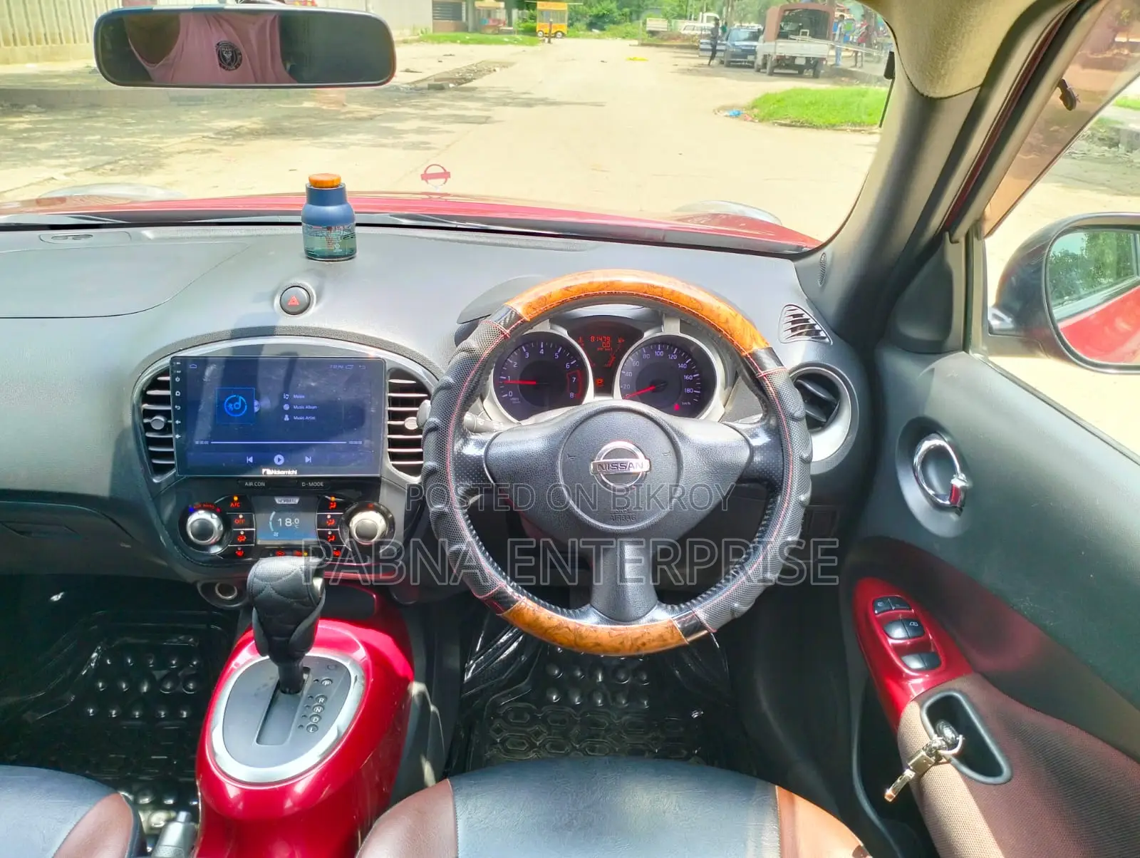 Nissan Juke 2011 Red
