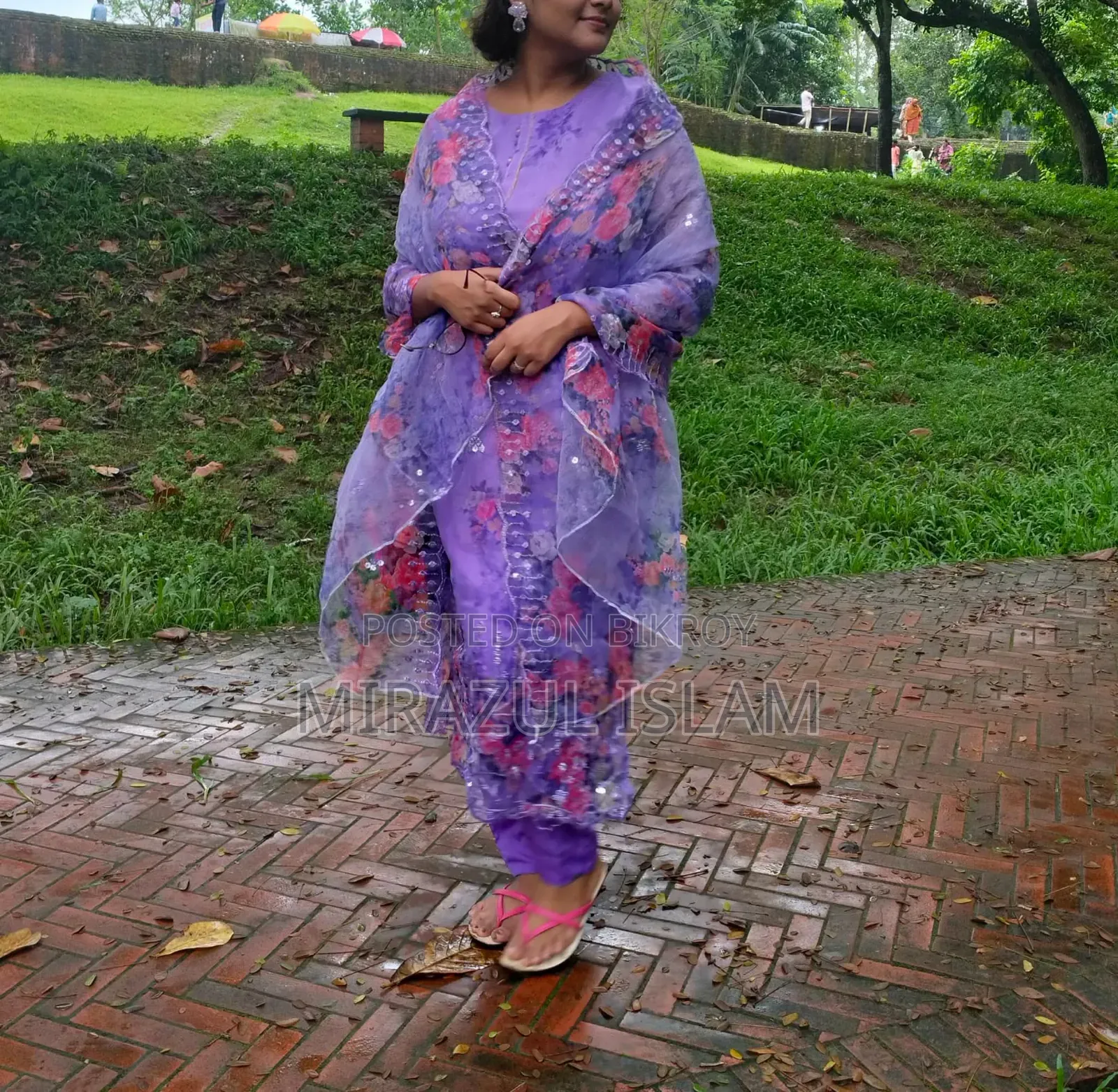 থ্রি পিস সেট বিক্রি করবো