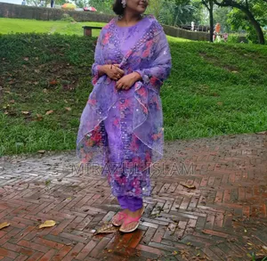 থ্রি পিস সেট বিক্রি করবো