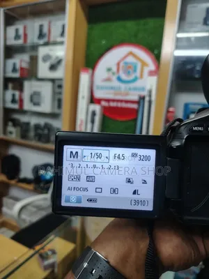 Eid Offer: Canon 600d With 75-300 Zoom Lens in Excellent Condition