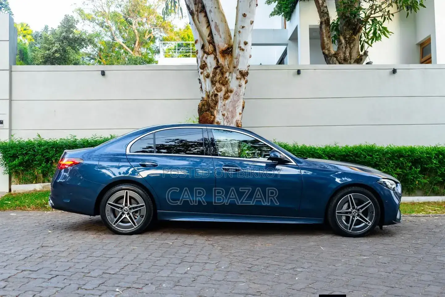 New Mercedes-Benz C200 2023 Blue