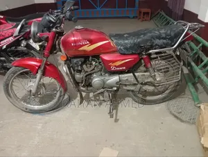 Hero Dawn 100 2004 Red