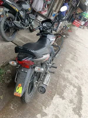 নতুন টিভিএস মেট্রো ২০২৫ ব্ল্যাক