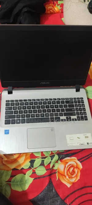 Laptop Asus VivoBook 15 X505BA 4GB Intel Celeron HDD 500GB