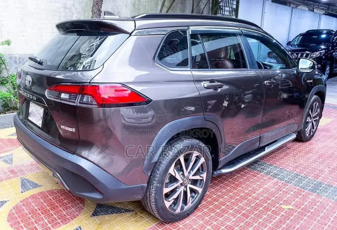 Toyota Corolla Cross 1.8 Hybrid AWD 2021 Brown