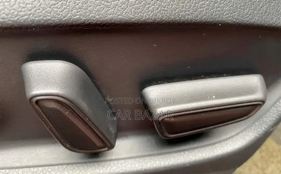 Toyota Corolla Cross 1.8 Hybrid AWD 2021 Brown