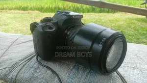 Canon 700d With Box. 55-250 Zoom Lenc