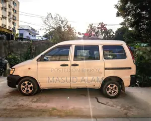 Toyota Noah 2003 White