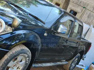 Nissan Navara 2010 Black
