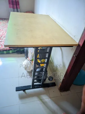 টেবিল নতুনের মতো