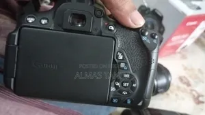 ক্যানন ৭০০ডি বক্স কন্ডিশন