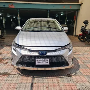 টয়োটা করোল্লা ২০২০ সিলভার