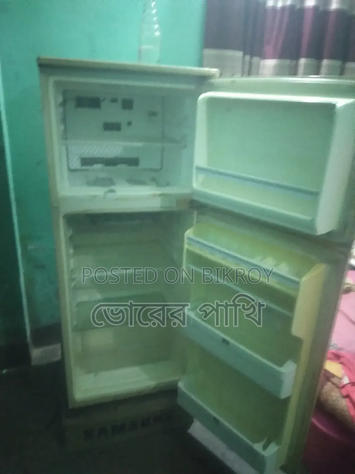 নেসোনাল ফ্রিজ