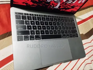 Laptop Apple MacBook Pro 2017 8GB Intel Core I5 SSD 256GB