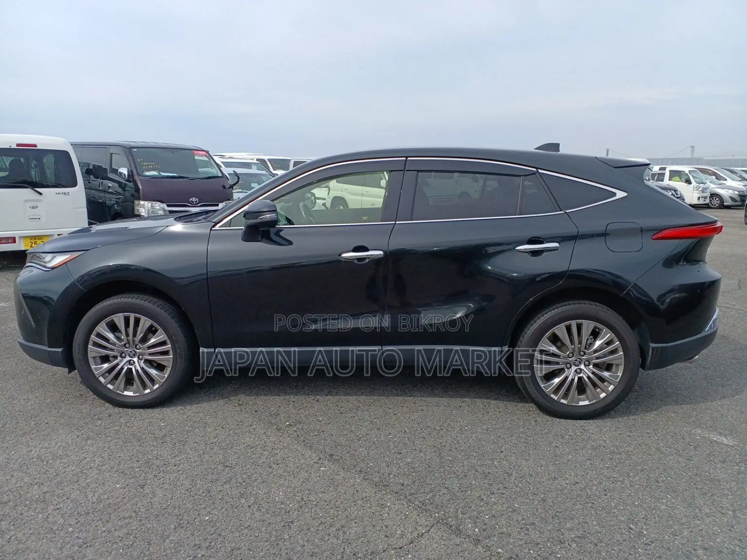 Toyota Harrier 2.5 Hybrid 2021 Black