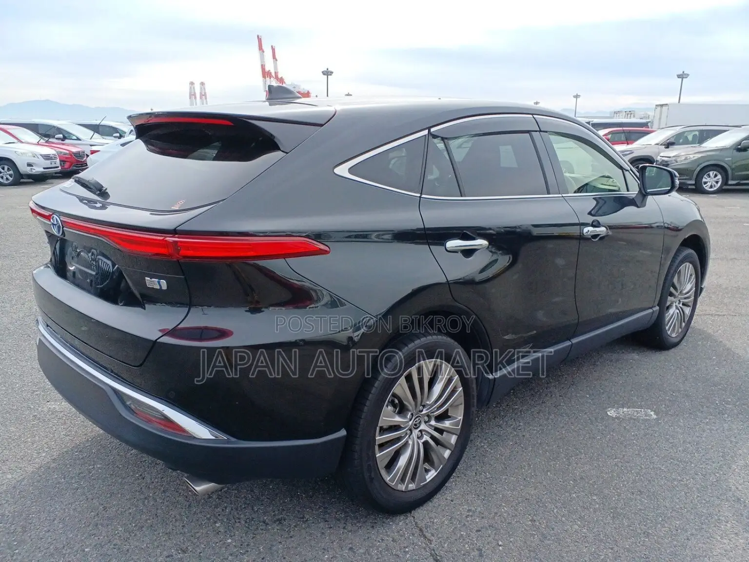 Toyota Harrier 2.5 Hybrid 2021 Black