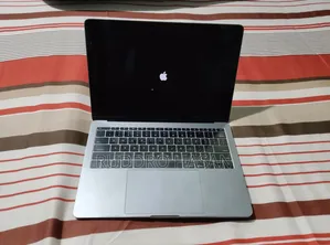 Laptop Apple MacBook Pro 2017 8GB Intel Core I5 SSD 256GB