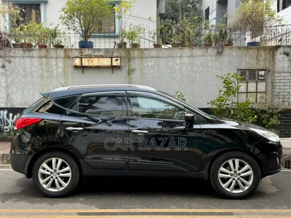 Hyundai Tucson GLS AWD 2011 Black