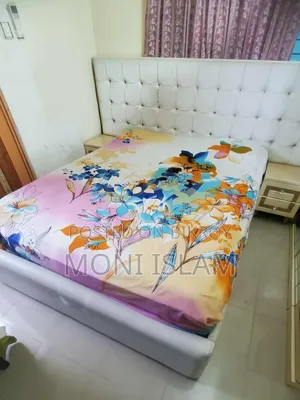খাট বিক্রির জন্য (বেডসাইড টেবিল অন্তর্ভুক্ত, তোশক নেই)