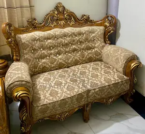 ব্র্যান্ড নিউ সোফা
