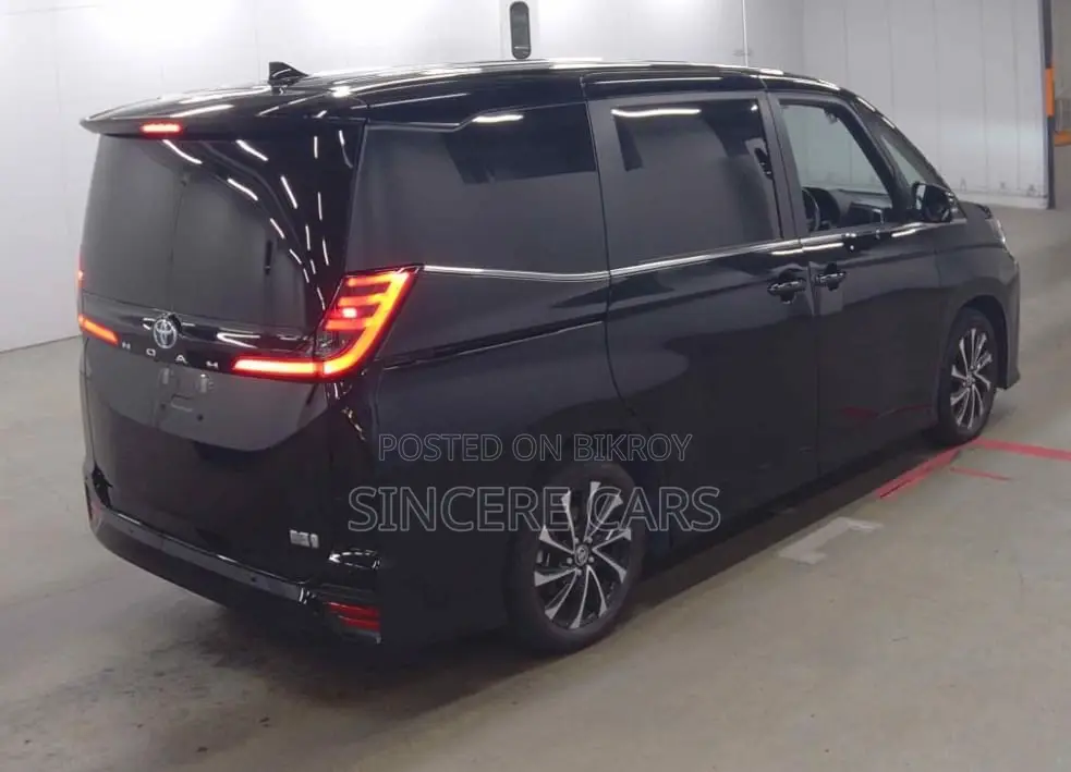 Toyota Noah 2023 Black