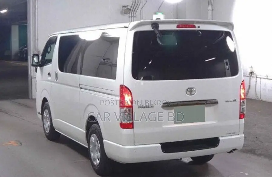 Toyota HiAce 2020 Pearl
