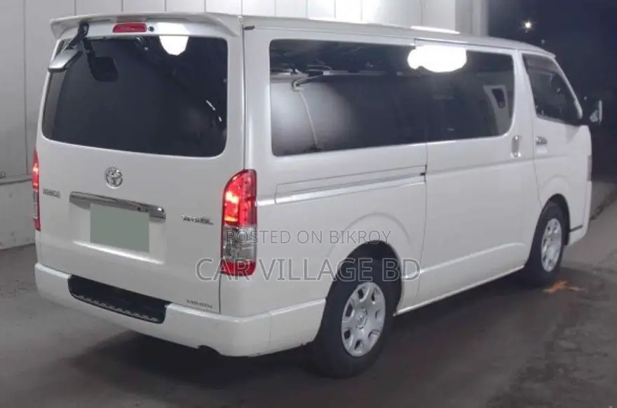 Toyota HiAce 2020 Pearl