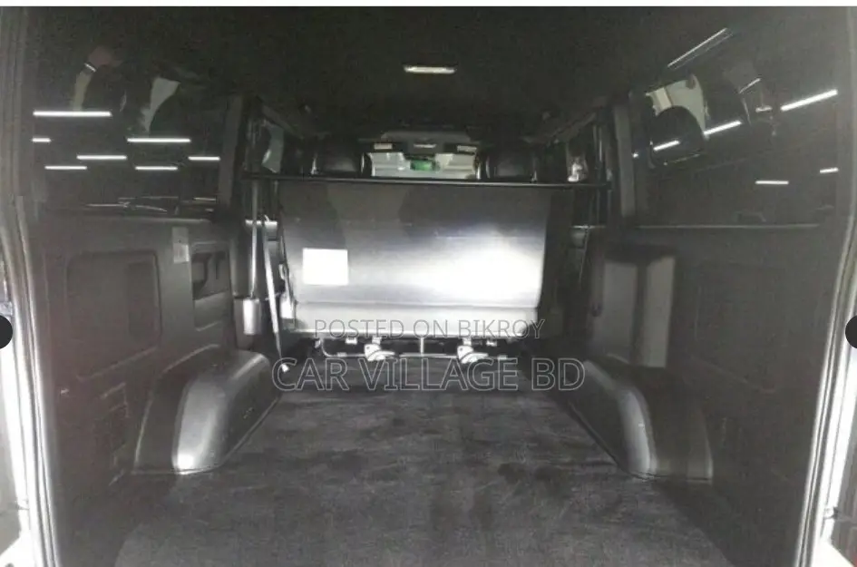 Toyota HiAce 2020 Pearl