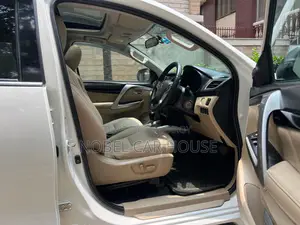 মিতসুবিশি পাজেরো স্পোর্ট ২০১৬ পার্ল