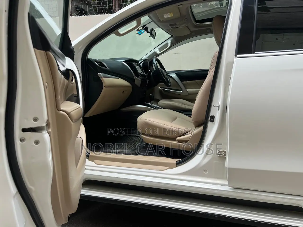 মিতসুবিশি পাজেরো স্পোর্ট ২০১৬ পার্ল